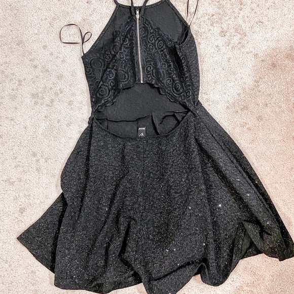 High Neck Romper - Picture 3 of 4